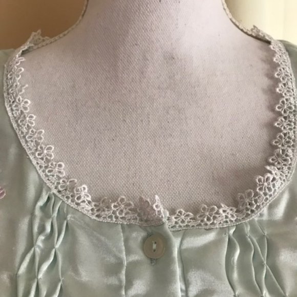 VINTAGE SANTE CLASSICS SATIN NIGHTGOWN - Picture 3 of 8